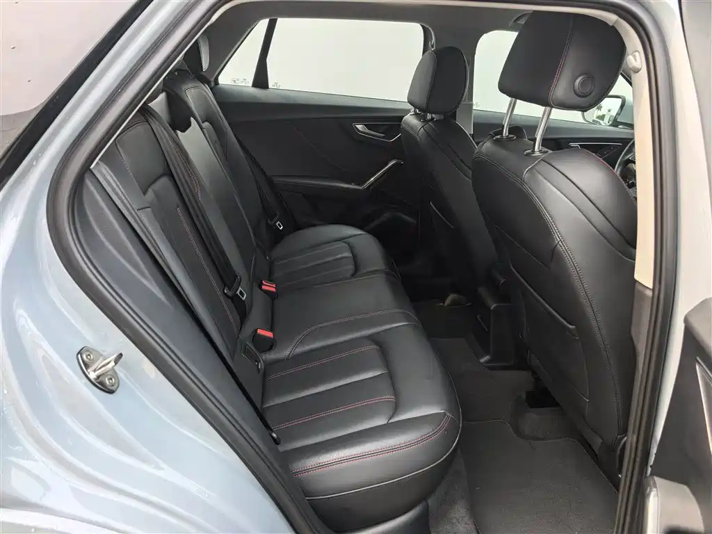 Audi Q2L 2024