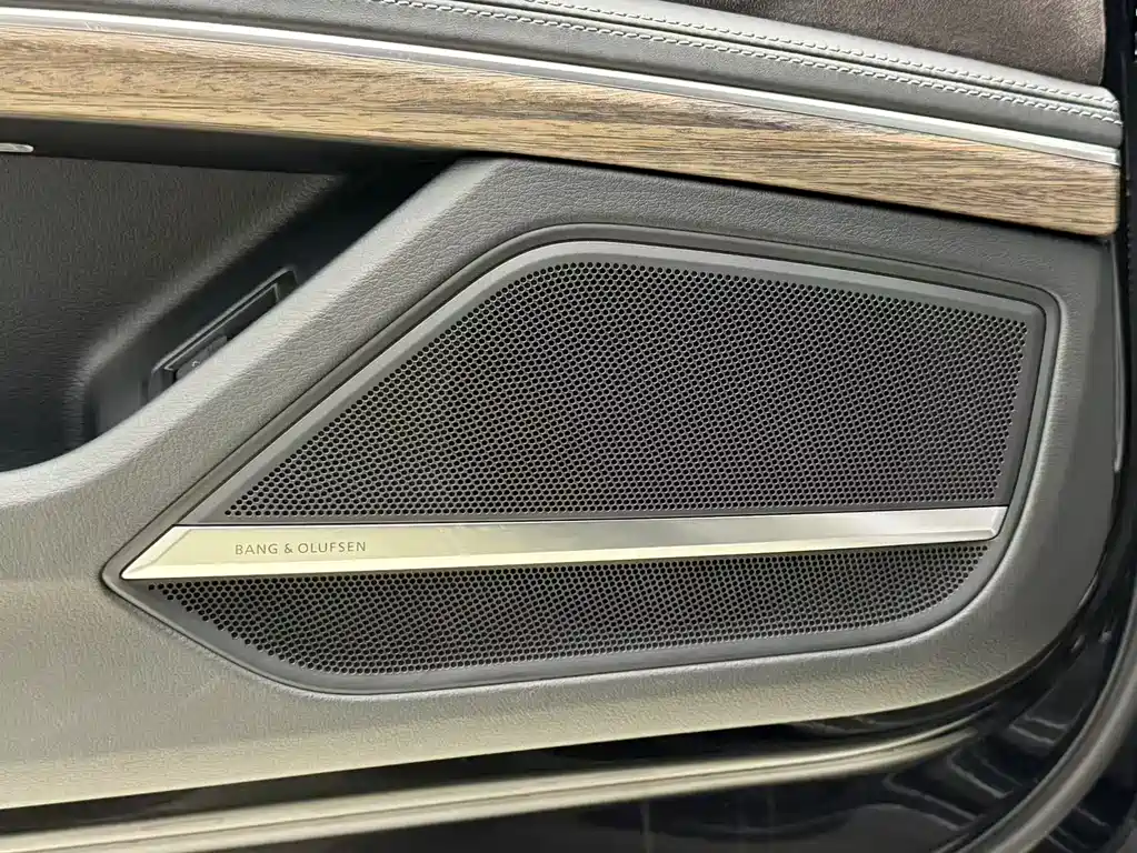 Audi A8 2023 — фото 26