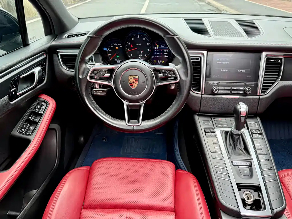 Porsche Macan 2018 — фото 27