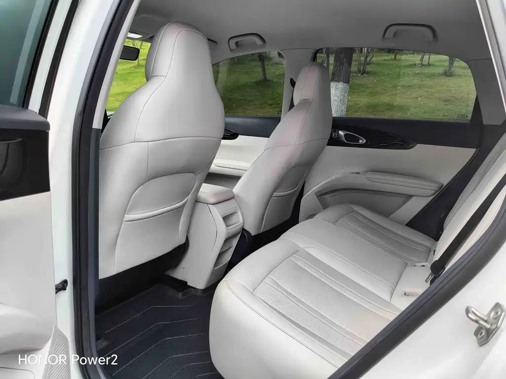 Geely Galaxy Starwish 2025 — фото 5