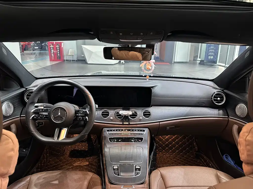 Mercedes-Benz E-Class 2022 — фото 10