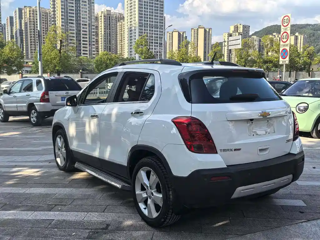 Chevrolet Trax 2015 — фото 9