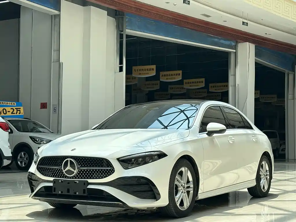 Mercedes-Benz A-Class 2024 — фото 1