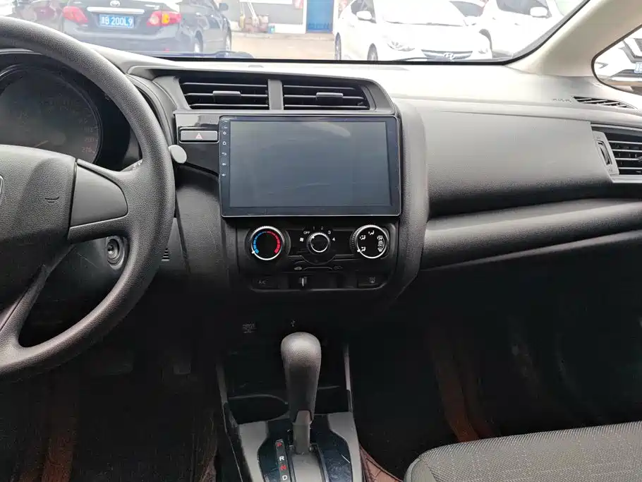 Honda Fit 2018 — фото 12