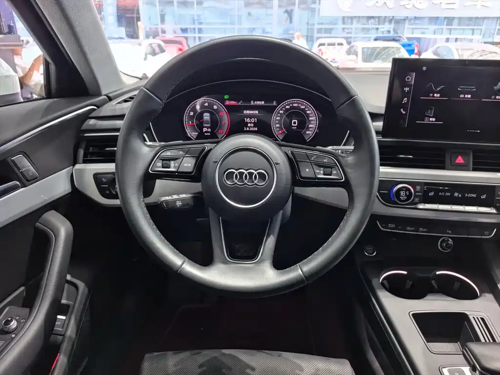 Audi A4L 2025