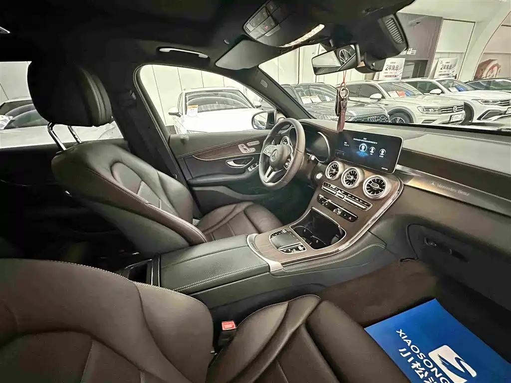 Mercedes-Benz GLC 2021 — фото 15