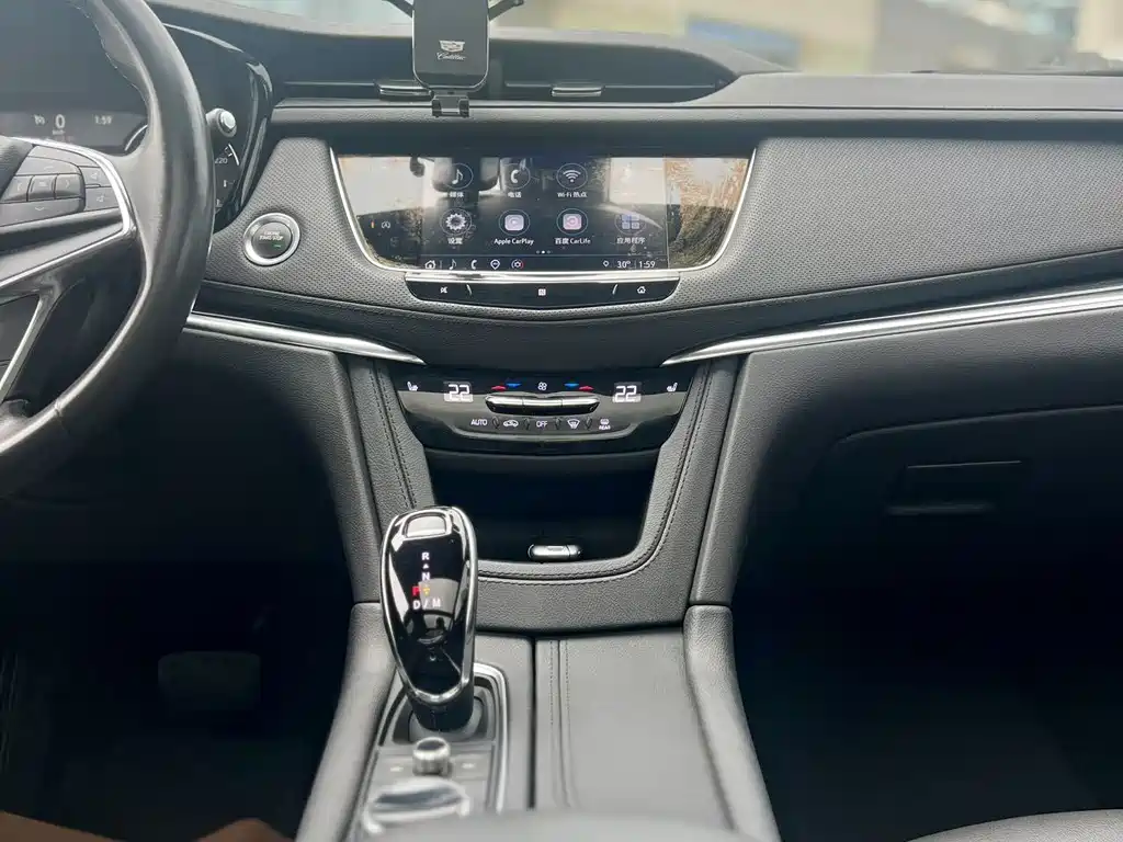 Cadillac XT5 2020 — фото 11