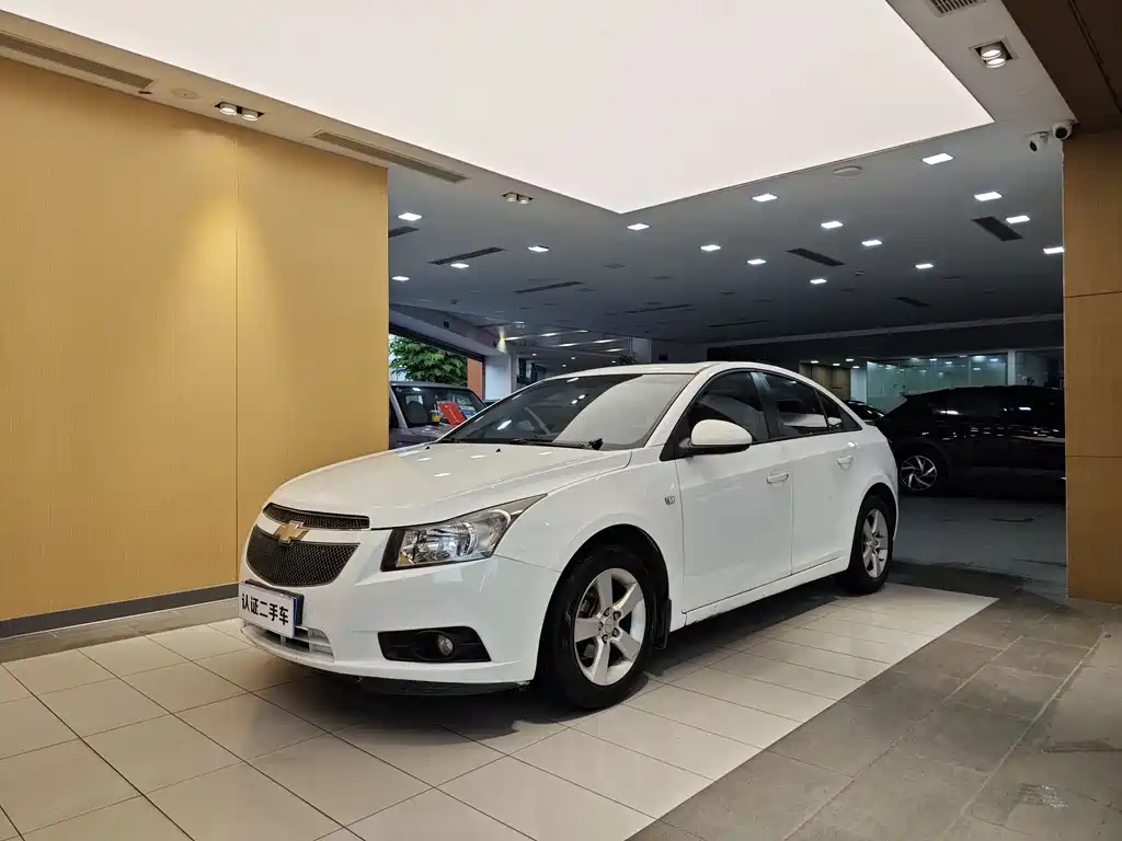 Chevrolet Cruze 2014 — фото 1