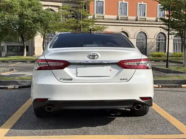 Toyota Camry 2021