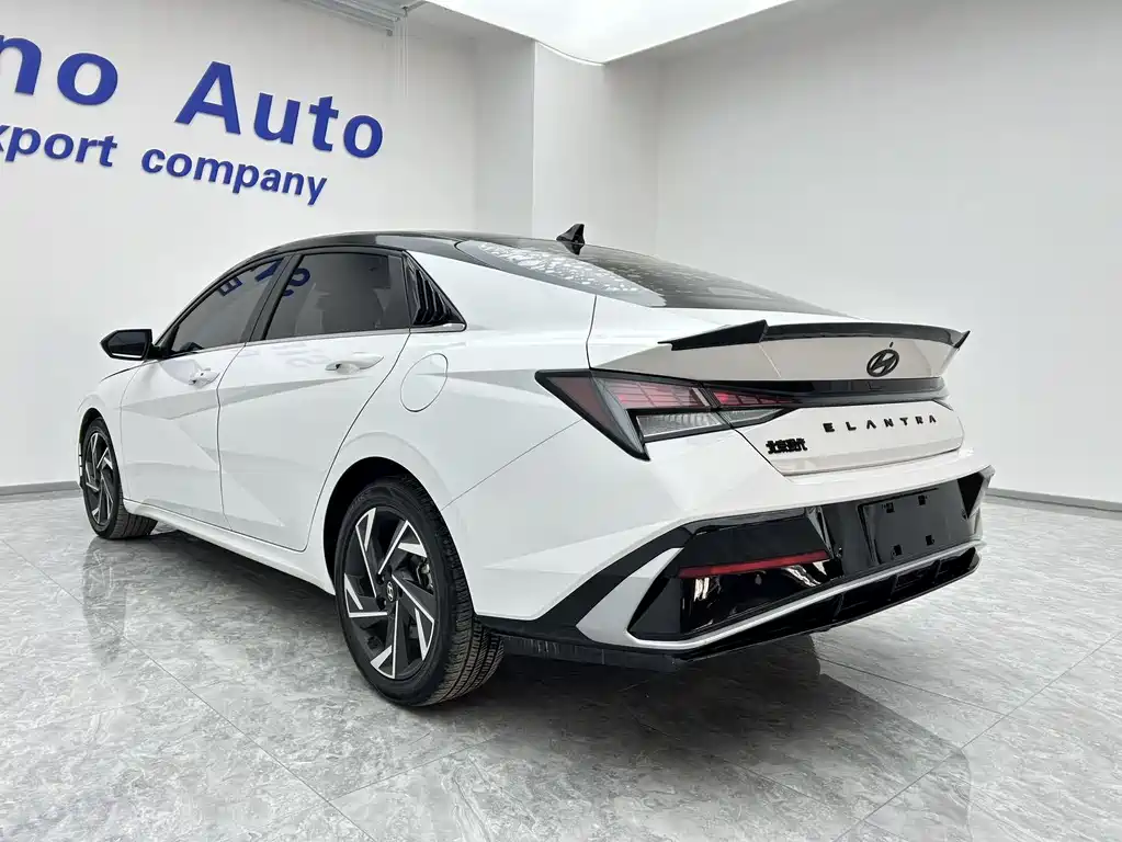 Hyundai Elantra 2023
