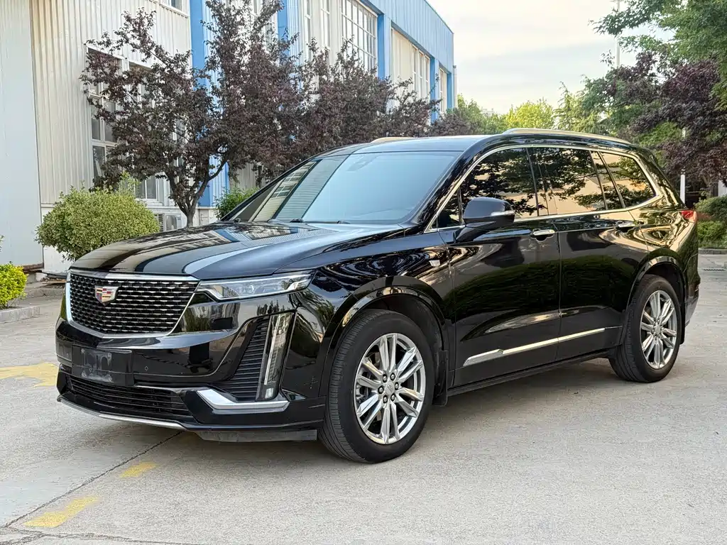 Cadillac XT6 2022 — фото 1