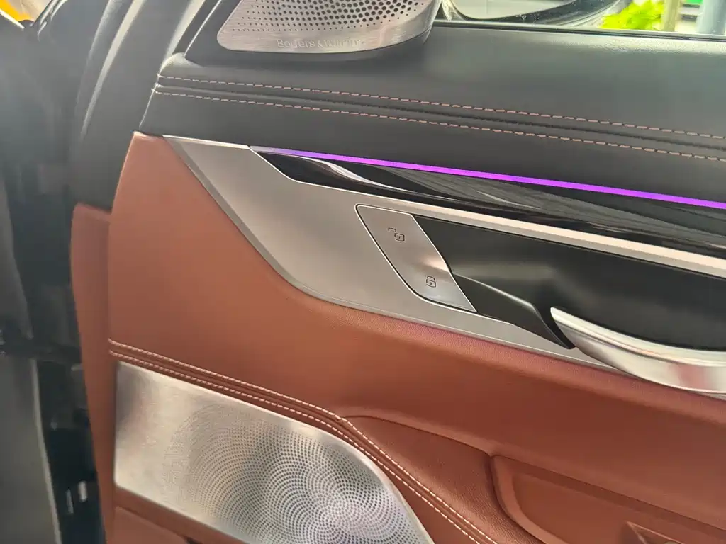BMW 7 Series 2018 — фото 17