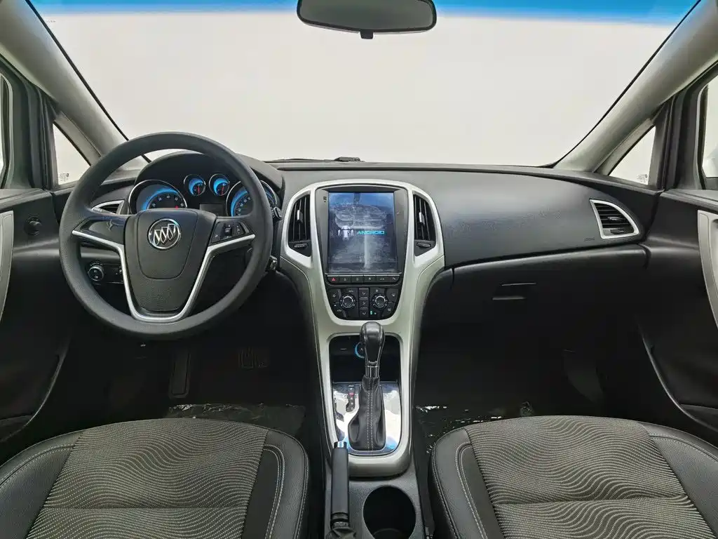 Buick Excelle 2013