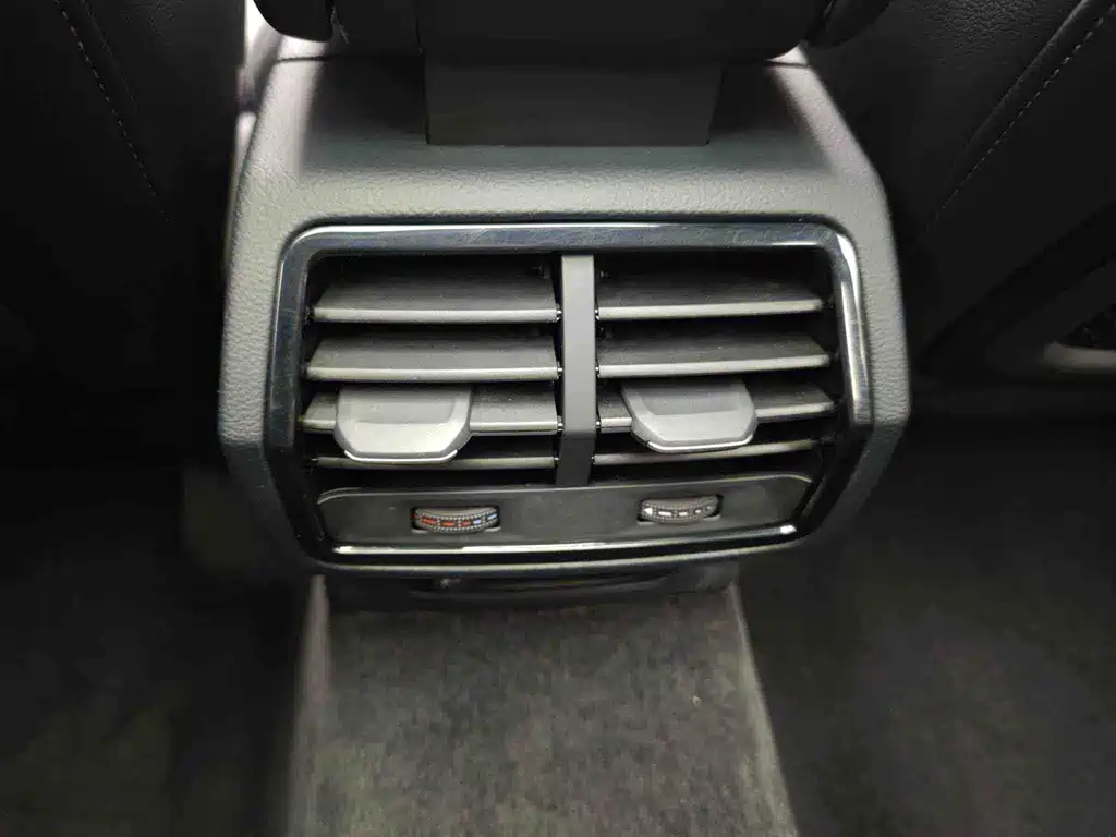 Audi Q3 2022 — фото 12