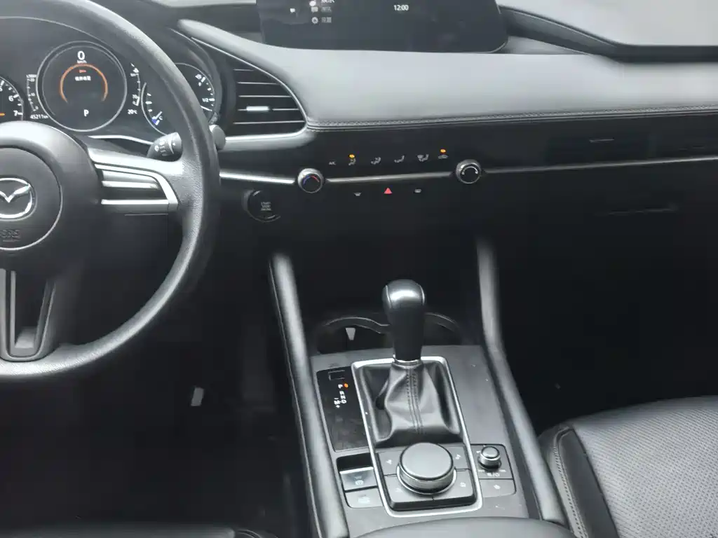Mazda 3 Axela 2022