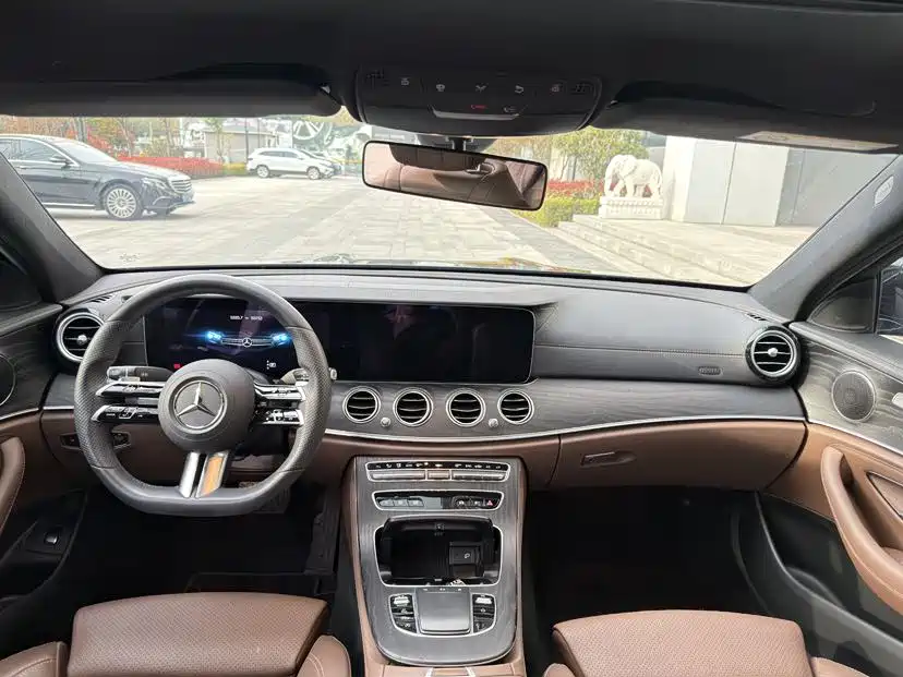 Mercedes-Benz E-Class 2022