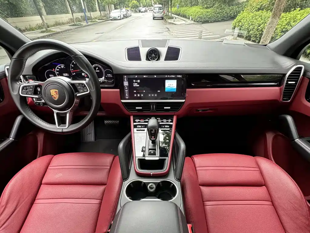 Porsche Cayenne 2019 — фото 9