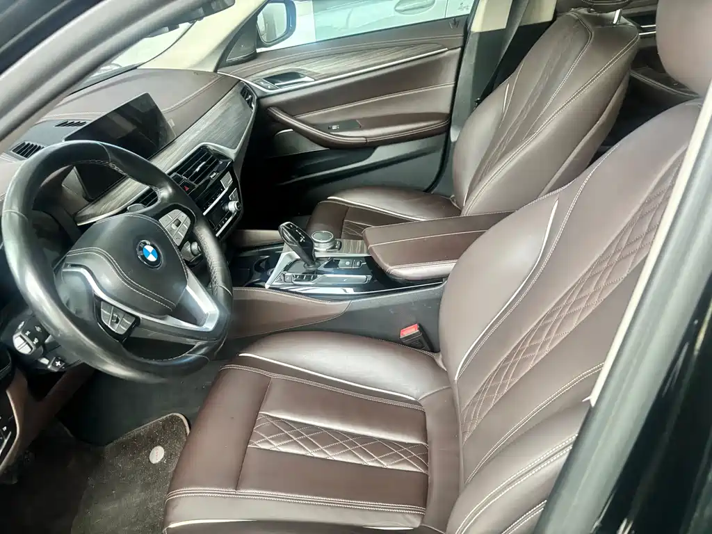 BMW 5 Series 2020 — фото 9