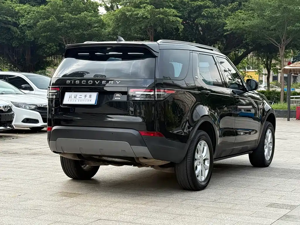 Land Rover Discovery 2017 — фото 10