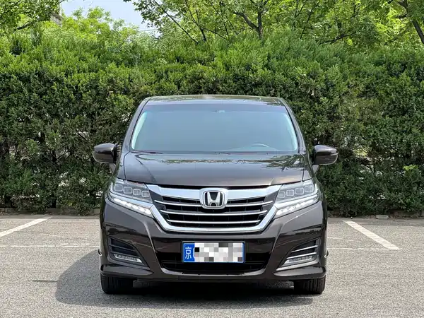 Honda Elysion 2016