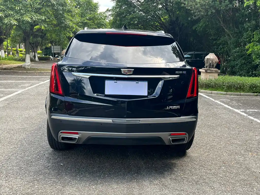 Cadillac XT5 2022 — фото 8