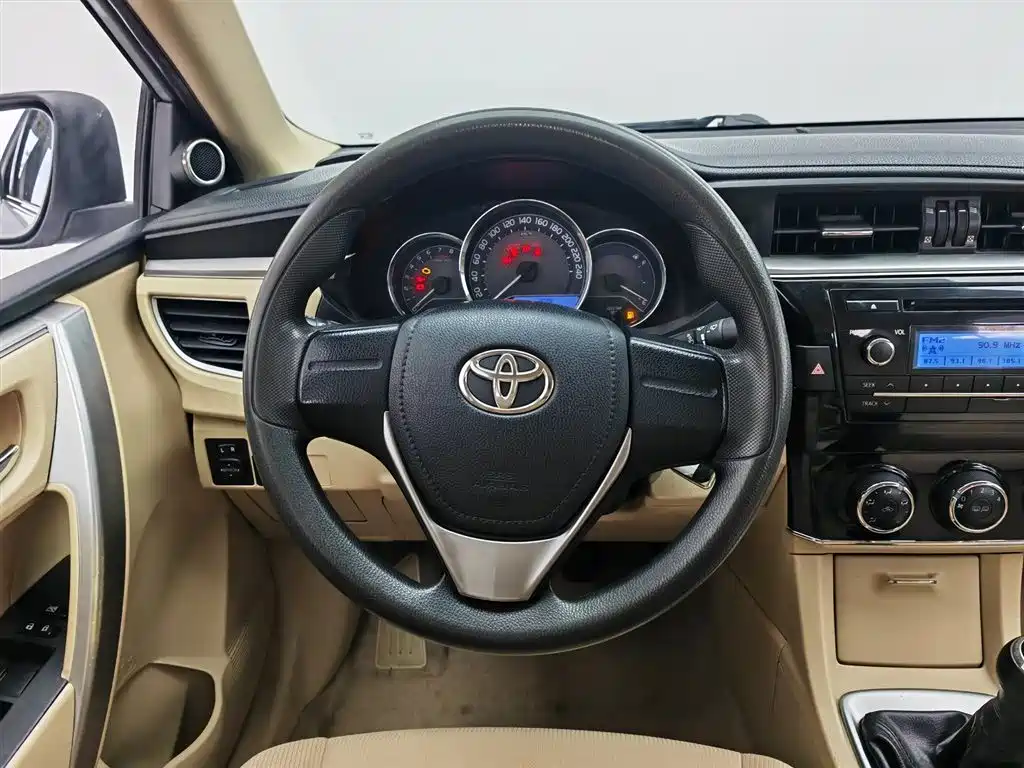 Toyota Corolla 2014 — фото 11