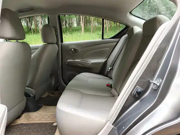 Nissan Sunny 2011