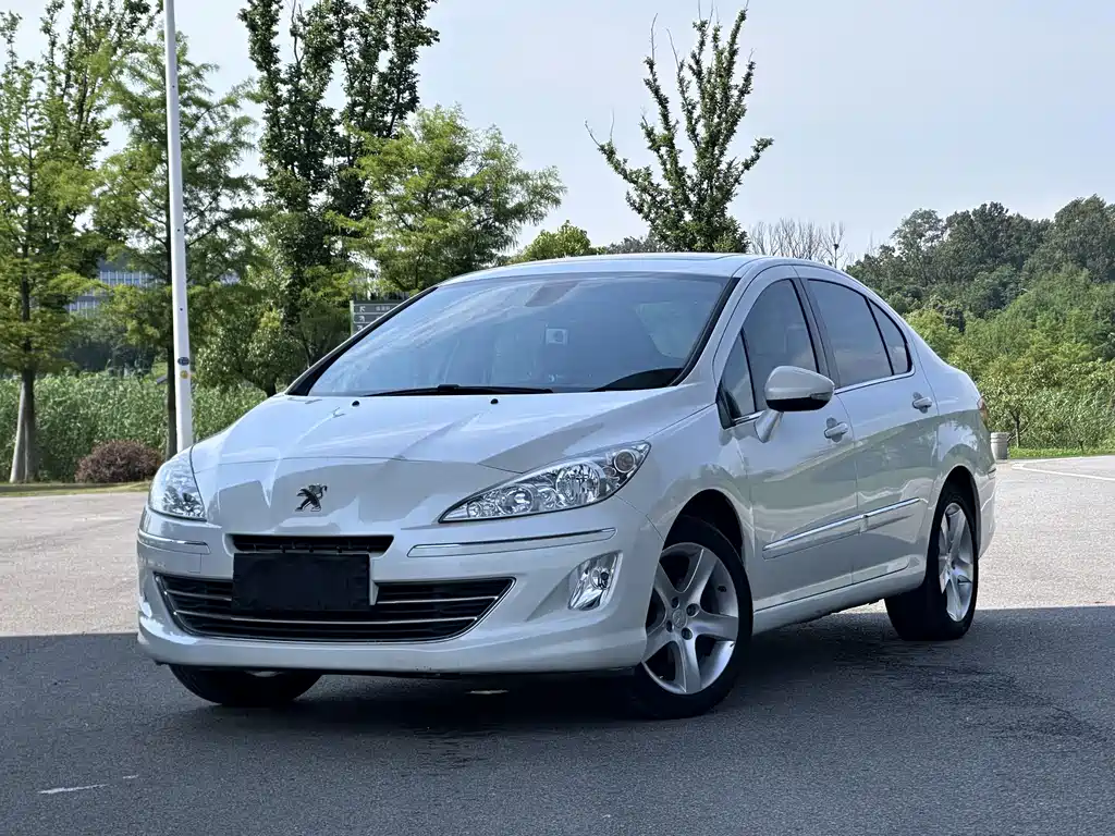 Peugeot 408 2014 — фото 1