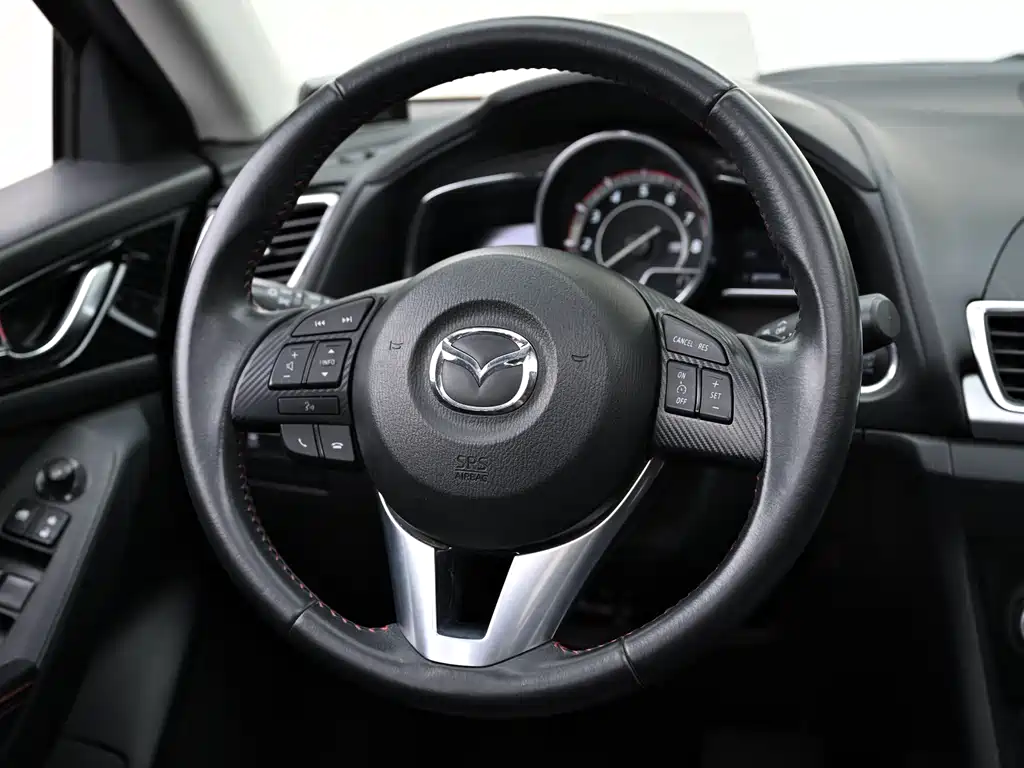 Mazda 3 Axela 2014 — фото 17