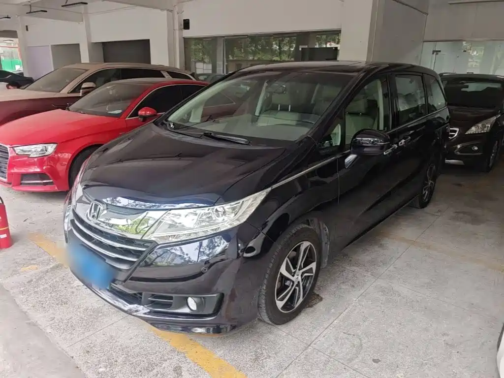 Honda Odyssey 2015 — фото 2