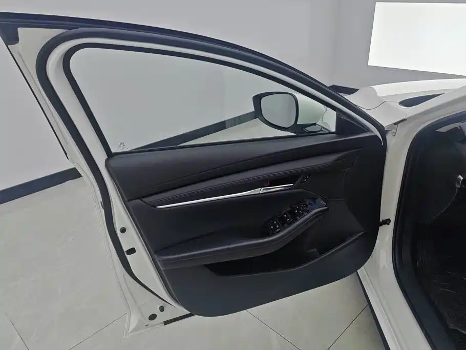 Mazda 3 Axela 2026