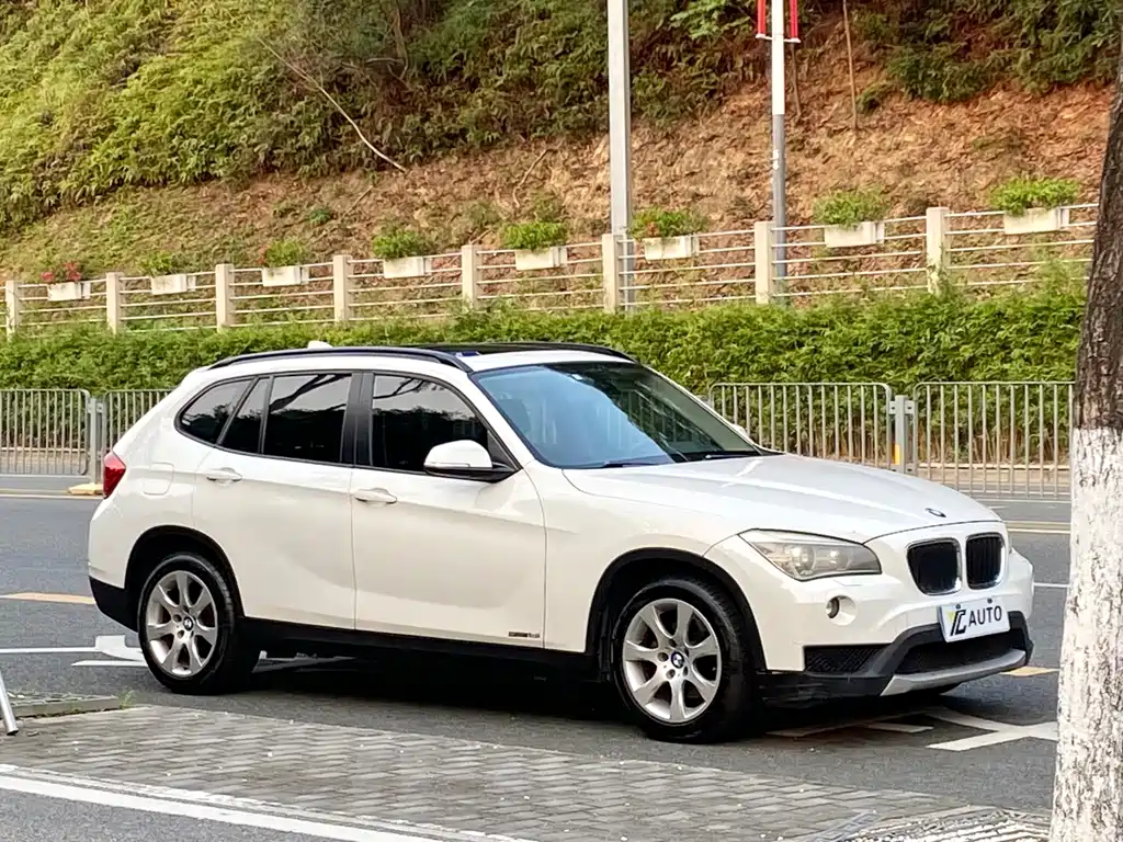 BMW X1 2012 — фото 3