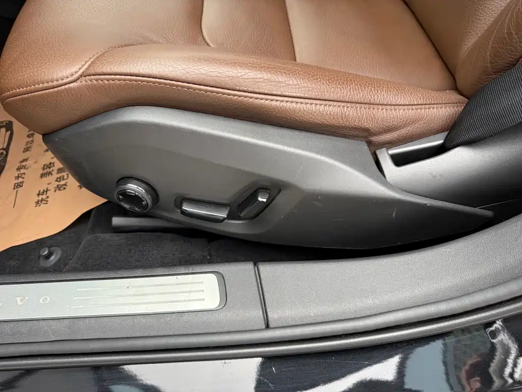 Volvo S90 2018 — фото 19