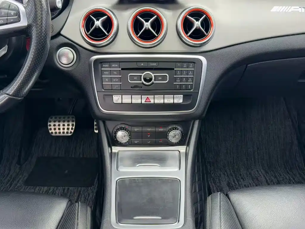 Mercedes-Benz CLA 2017 — фото 17
