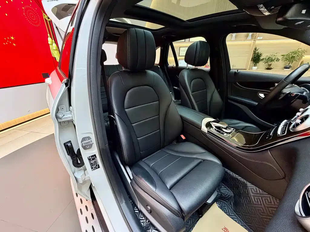 Mercedes-Benz GLC 2018 — фото 13