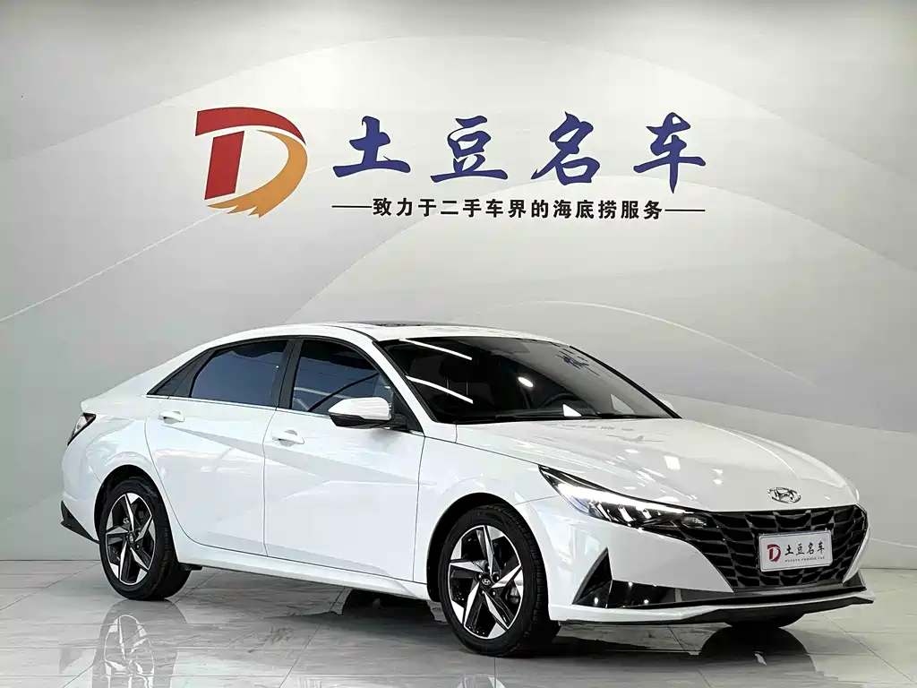 Hyundai Elantra 2022