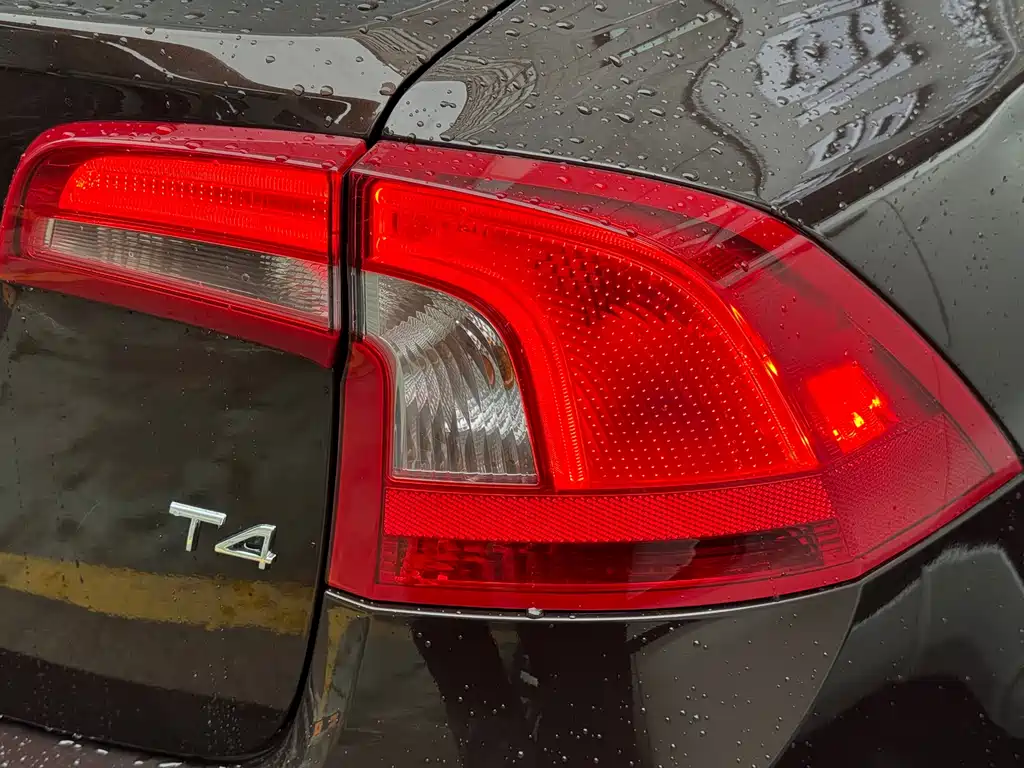 Volvo S60 2017 — фото 20