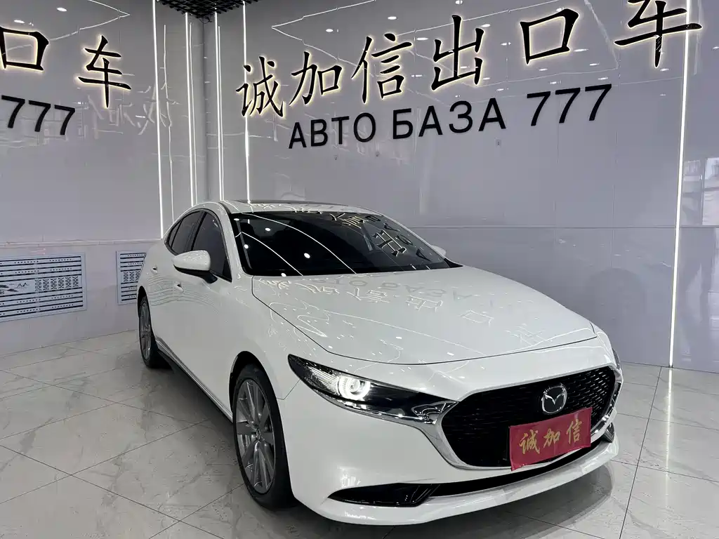 Mazda 3 Axela 2022