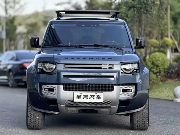 Land Rover Defender 2021
