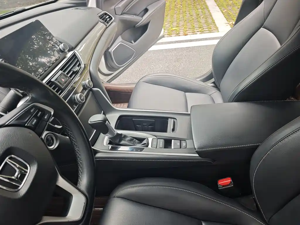 Honda Inspire 2019 — фото 18