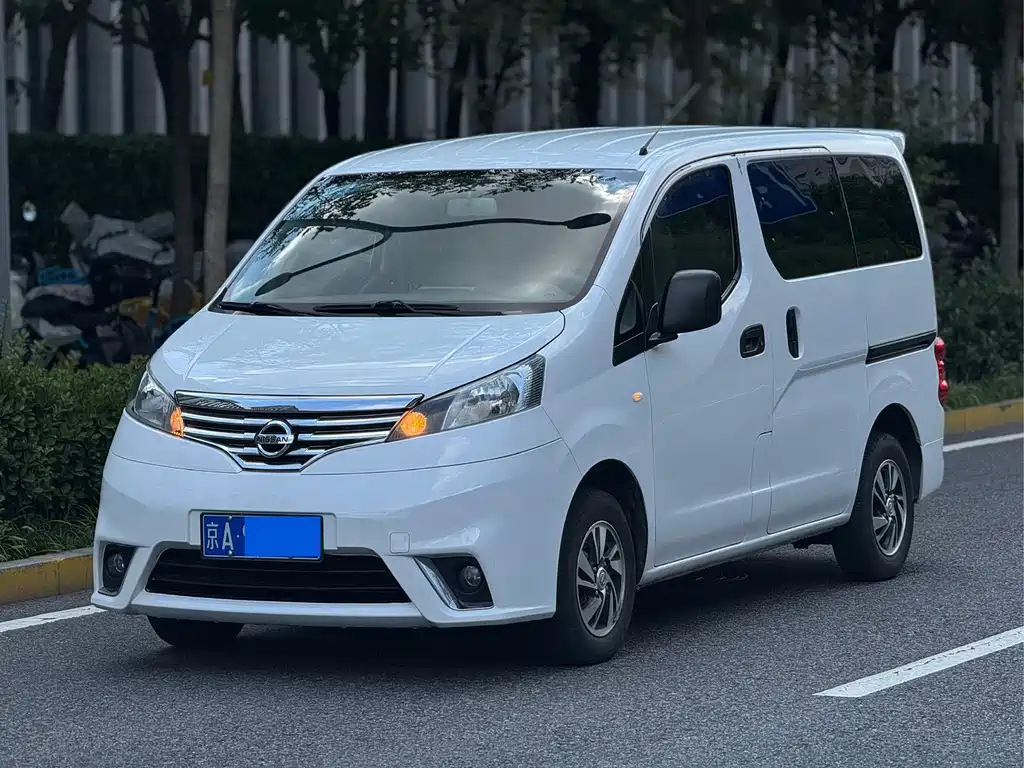 Nissan NV200 2017 — фото 1