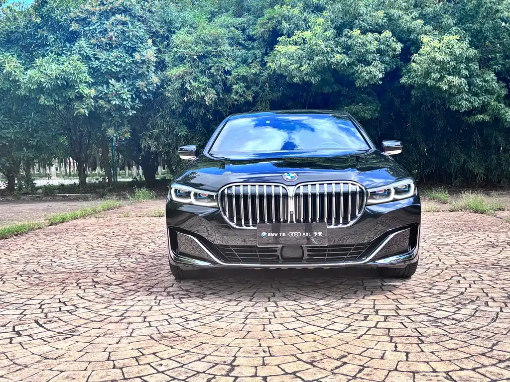 BMW 7 Series 2020 — фото 1