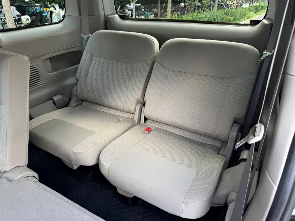 Nissan NV200 2017 — фото 17