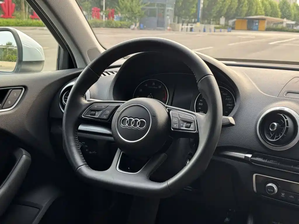 Audi A3 2018 — фото 9