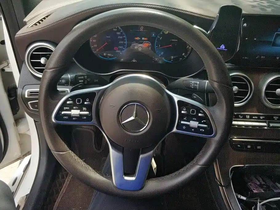Mercedes-Benz GLC 2020 — фото 15