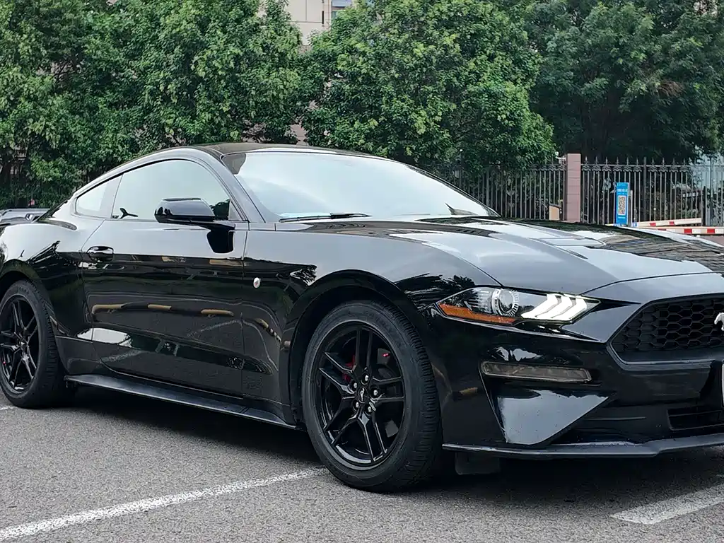 Ford Mustang 2022 — фото 3