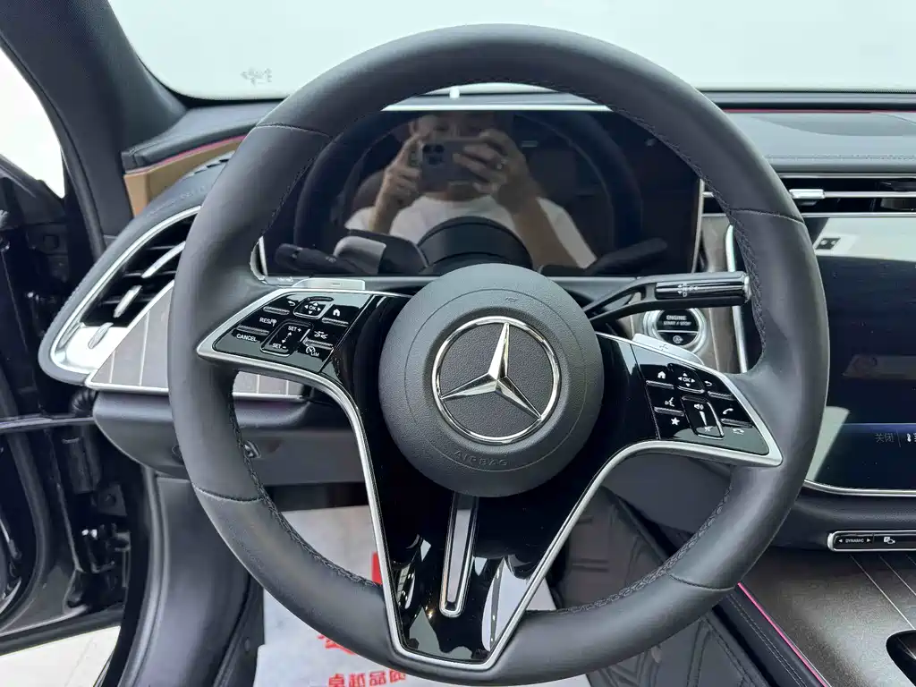 Mercedes-Benz E-Class 2024 — фото 10
