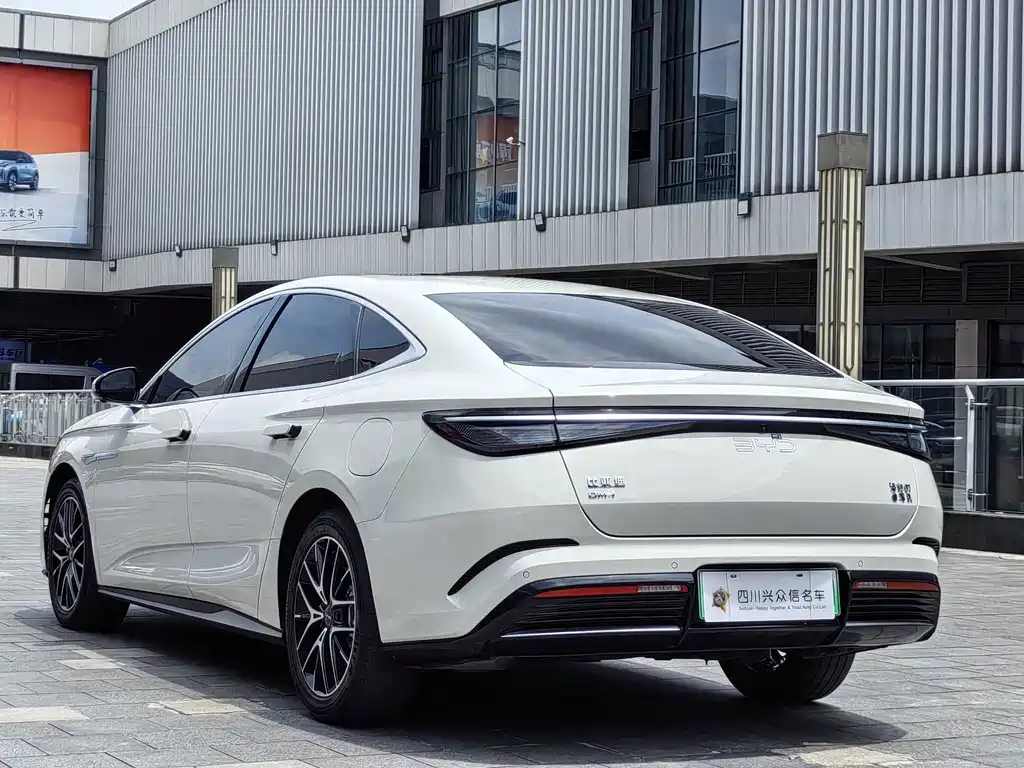 BYD Seal 07 DM-i 2024 — фото 5