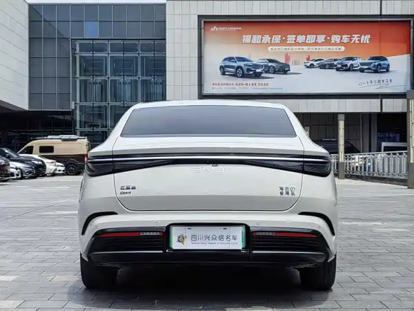 BYD Seal 07 DM-i 2024