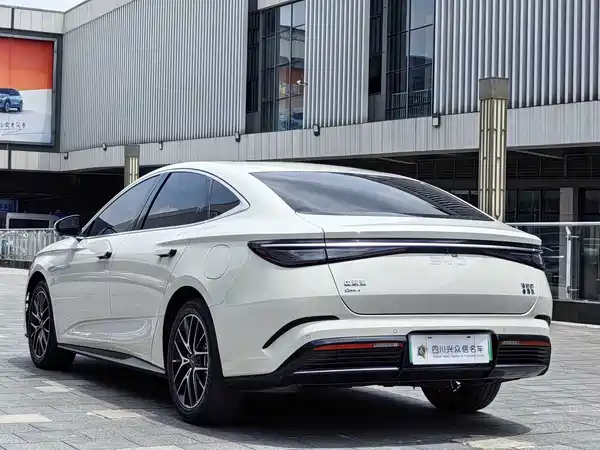 BYD Seal 07 DM-i 2024
